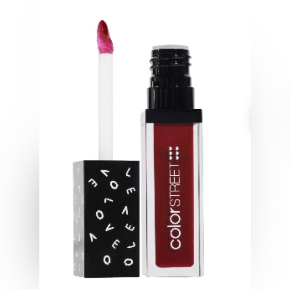 Color Street Hy-Gloss Lip Oil in Kiss Kiss - NIB (Bold Red)